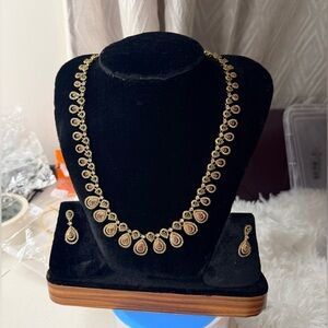 Elegant Gold and Red Jewelry Set